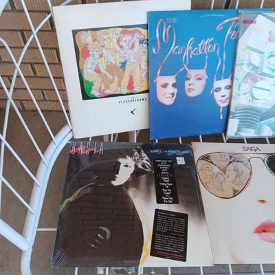 A COLLECTION OF VINYL RECORD ALBUMS (10)