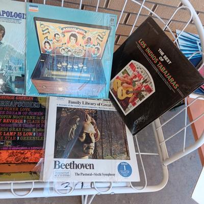 A COLLECTION OF VINYL RECORD ALBUMS (11)