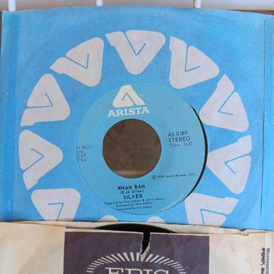 A COLLECTION OF 45 VINYL RECORD (3)