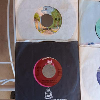 A COLLECTION OF 45 VINYL RECORD (3)
