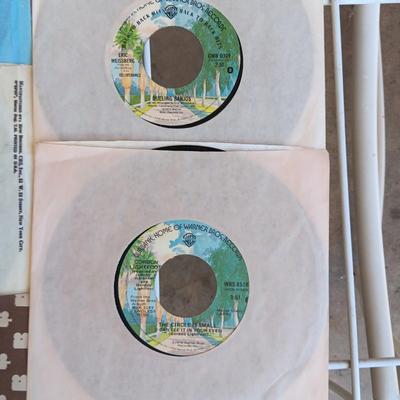 A COLLECTION OF 45 VINYL RECORD (3)