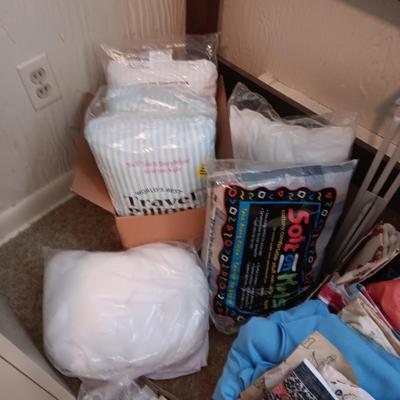 SEWING MATERIAL, CRAFT PAMPHLETS & SMALL PILLOWS