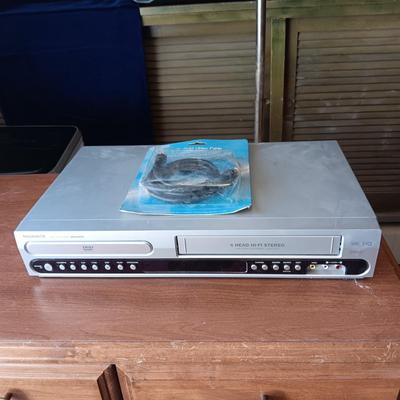 MAGNAVOX DVD/VCR COMBO PLAYER MDV 560 VR