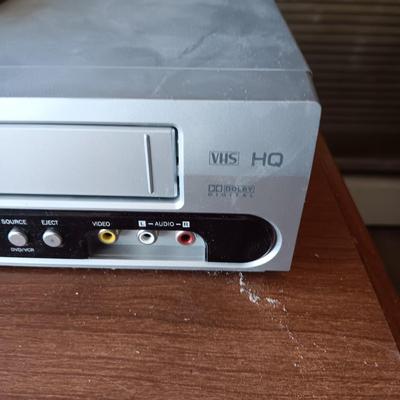 MAGNAVOX DVD/VCR COMBO PLAYER MDV 560 VR