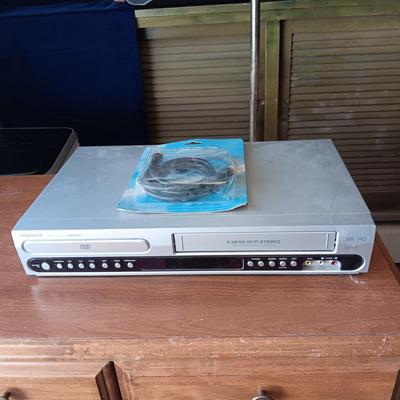 MAGNAVOX DVD/VCR COMBO PLAYER MDV 560 VR