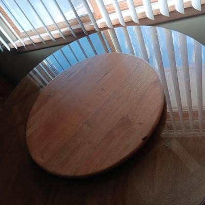 BEAUTIFUL INLAID DINING TABLE WITH 3 LEAVES AND A LARGE WOODEN LAZY SUSAN