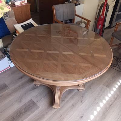 BEAUTIFUL INLAID DINING TABLE WITH 3 LEAVES AND A LARGE WOODEN LAZY SUSAN