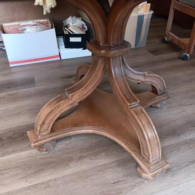 BEAUTIFUL INLAID DINING TABLE WITH 3 LEAVES AND A LARGE WOODEN LAZY SUSAN