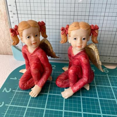 Boy and girl figurines