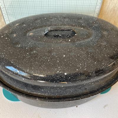 Large roaster pan