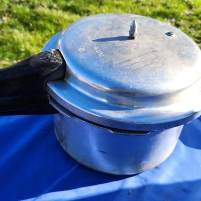 Pressure Cooker Pot