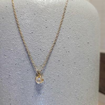 Costume Jewelry - Diamond Pendent Necklace