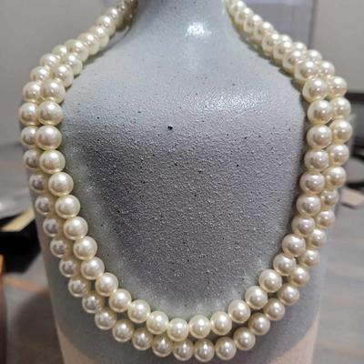 Costume Jewelry - Two Pearl Chain Necklace