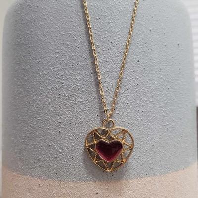 Costume Jewelry - Chain Necklace With Heart