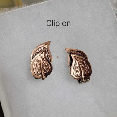 Costume Jewelry - Clip On Leaf Earrings