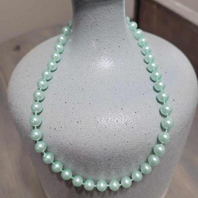 Costume Jewelry - Green Bead Chain Necklace