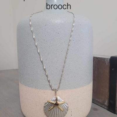 Costume Jewelry - Shell Necklace That Doubles As A Brooch