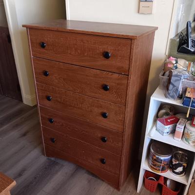 5 DRAWER CHEST OF DRAWERS