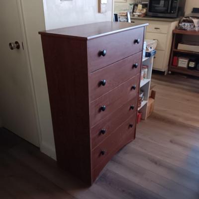 5 DRAWER CHEST OF DRAWERS