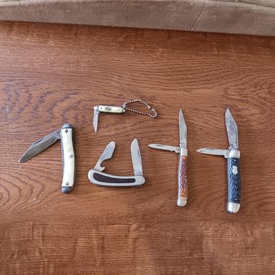 5 POCKET KNIVES