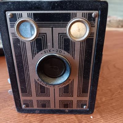 3 CORDLESS PHONES, MEGABRITE & LED FLASHLIGHTS, BROWNIE JUNIOR CAMERA