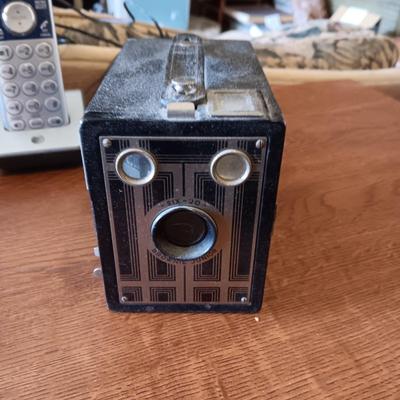 3 CORDLESS PHONES, MEGABRITE & LED FLASHLIGHTS, BROWNIE JUNIOR CAMERA