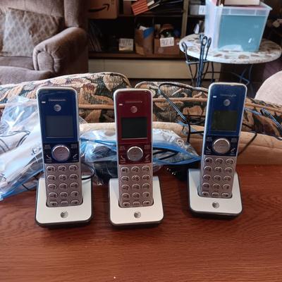 3 CORDLESS PHONES, MEGABRITE & LED FLASHLIGHTS, BROWNIE JUNIOR CAMERA