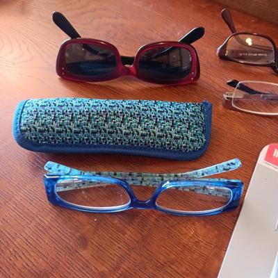 READERS AND SUNGLASSES, FLASHLIGHTS, DECK OF CARDS, BATTERIES AND MORE