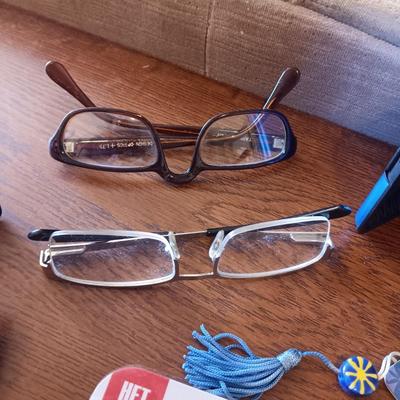 READERS AND SUNGLASSES, FLASHLIGHTS, DECK OF CARDS, BATTERIES AND MORE