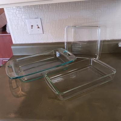 3 SIZES OF PYREX BAKING DISHES