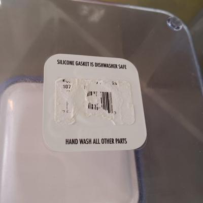 5 PIECE PLASTIC CANISTER SET