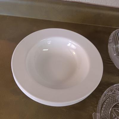 4 LARGE CORELLE BOWLS, SECTIONED AND SERVING BOWL