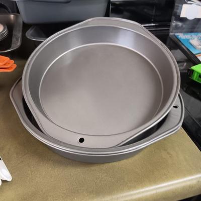 LARGE LOT OF BAKEWARE