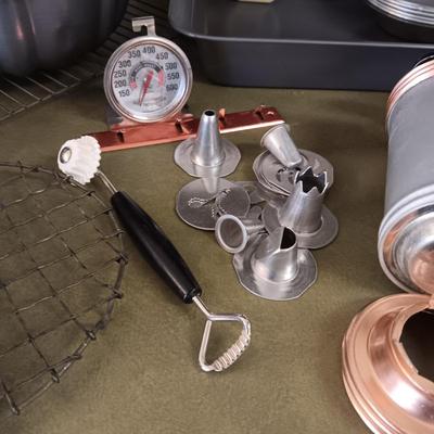 LARGE LOT OF BAKEWARE