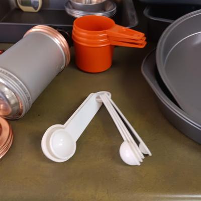 LARGE LOT OF BAKEWARE