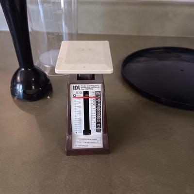 TOASTMASTER HAND MIXER, LARGE GLASS AND STAINLESS STEEL BOWLS, DOUBLE WALL BAKING PAN