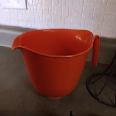 OSTER HAND BLENDER, BATTER BOWLS, NEW UTENSILS