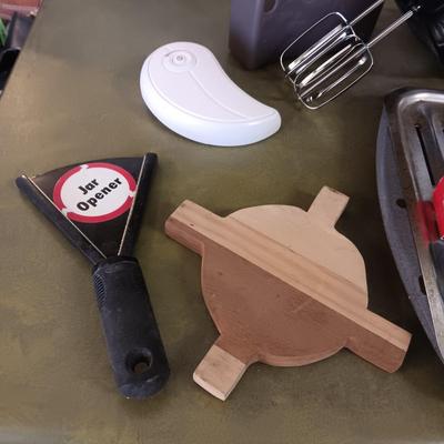 HAND MIXER, PERFECT SLICER, JAR & CAN OPENERS, MORE