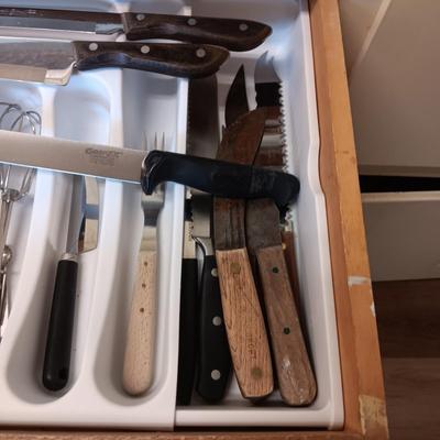 MISC CUTLERY, DRAWER ORGANIZER AND UTENSILS