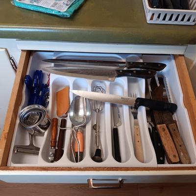 MISC CUTLERY, DRAWER ORGANIZER AND UTENSILS
