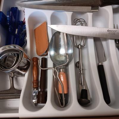 MISC CUTLERY, DRAWER ORGANIZER AND UTENSILS