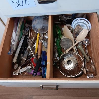 DRAWER FULL OF KITCHEN UTENSILS