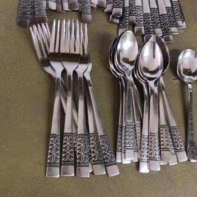 ROGERS 7 PLACE SETTING OF FLATWARE W/EXTRA PIECES