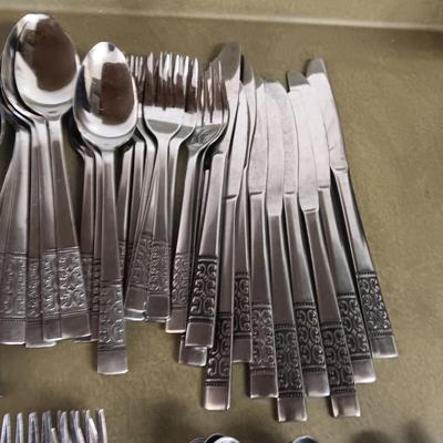 ROGERS 7 PLACE SETTING OF FLATWARE W/EXTRA PIECES