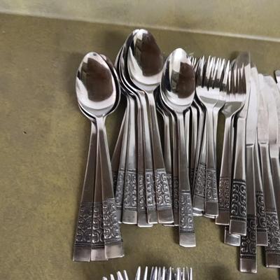 ROGERS 7 PLACE SETTING OF FLATWARE W/EXTRA PIECES