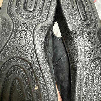 Lot of ladies sandles