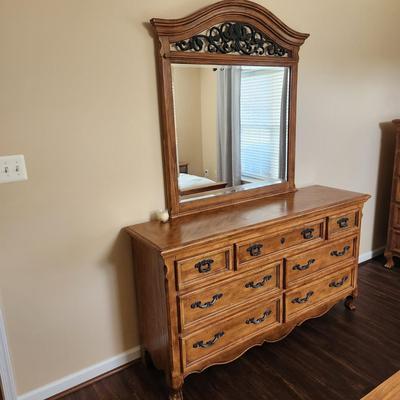 7 Drawer Lowboy Chest Bedroom Dresser w mirror