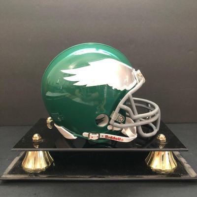 LOT 21U: Signed Harold Carmichael Miniature Eagles Football Helmet w/ Plastic Mirrored Display Case