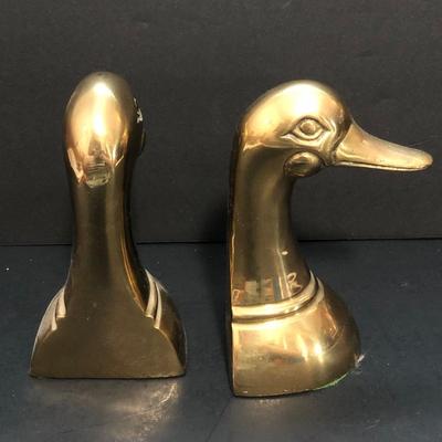LOT 22U: Vintage / MCM Duck Head Bookends w/ Books on Animals & Natural History
