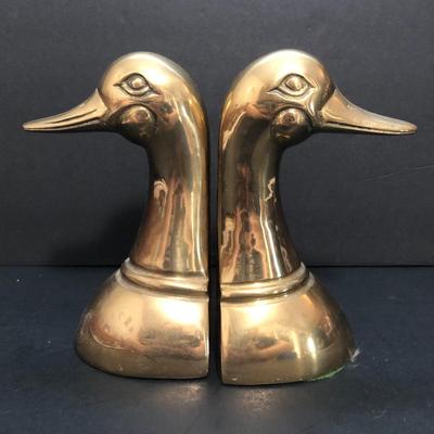 LOT 22U: Vintage / MCM Duck Head Bookends w/ Books on Animals & Natural History